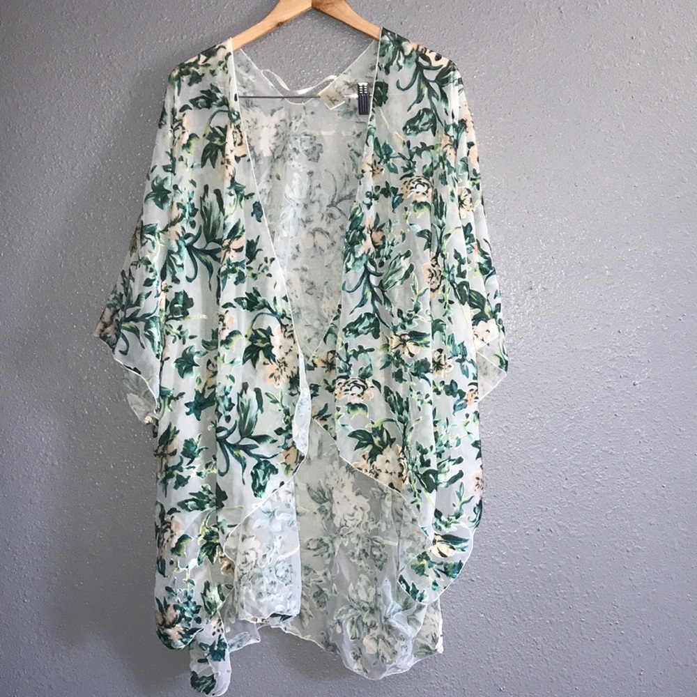 Simply Noelle Kimono